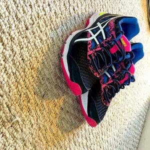 Gel ASICS running shoes (size 8) ✨